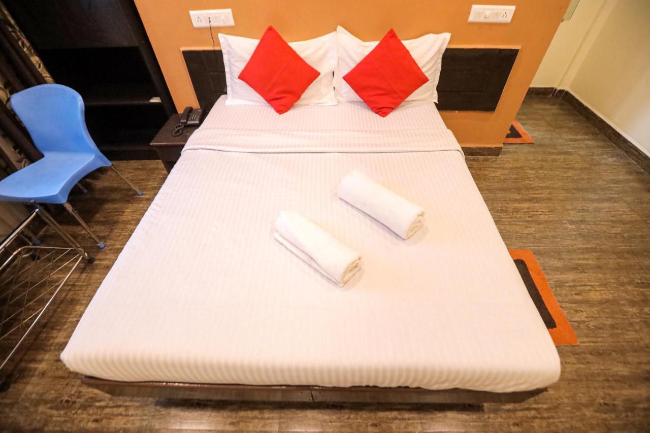 Hotel Sai Niwas Лонавала Экстерьер фото