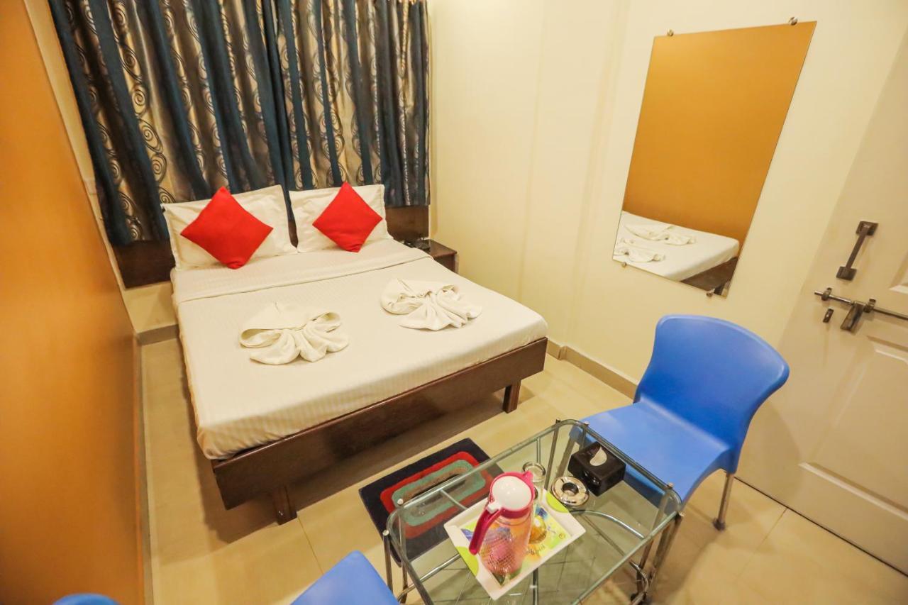 Hotel Sai Niwas Лонавала Экстерьер фото